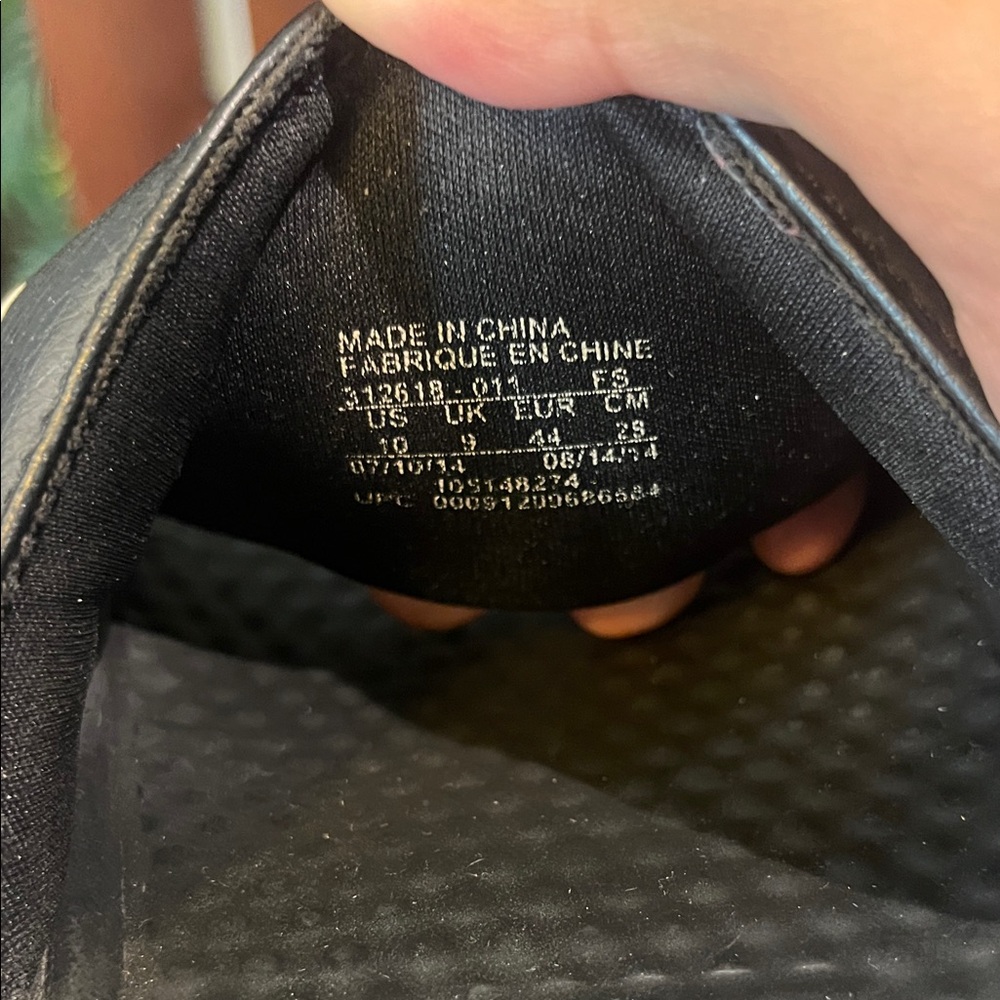 Nike Black Slides with Metallic Swoosh - Picture 2 of 3